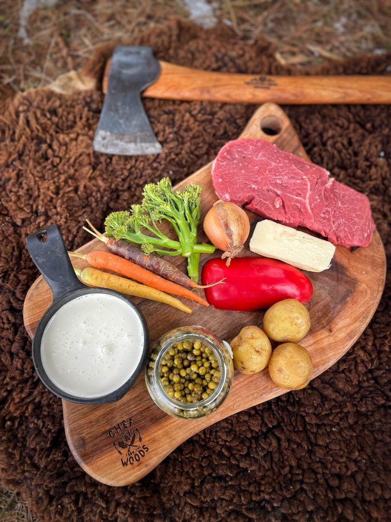 Rib-eye steak s grilovanou zeleninou a omáčkou zo zeleného korenia 1